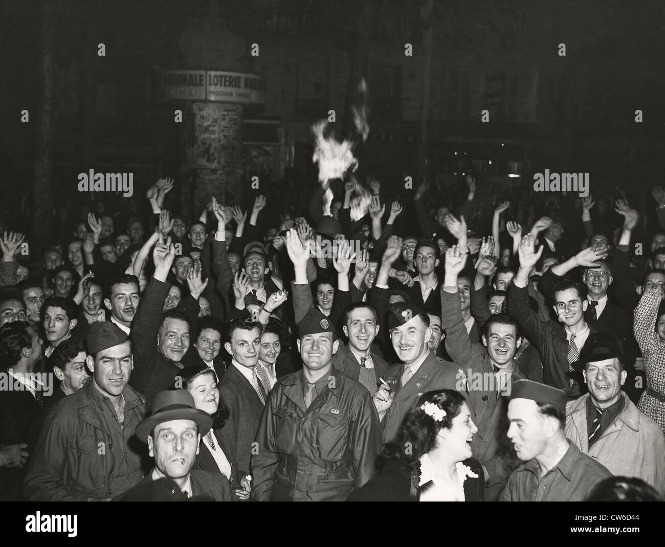 Celebrazione del tedesco rinuncia a Parigi (8 maggio 1945) Foto Stock