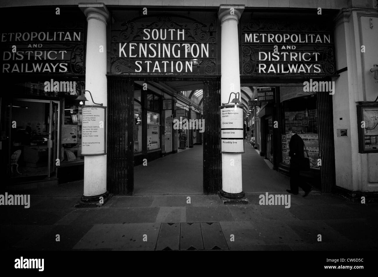 La stazione di South Kensington entrata a Londra Foto Stock