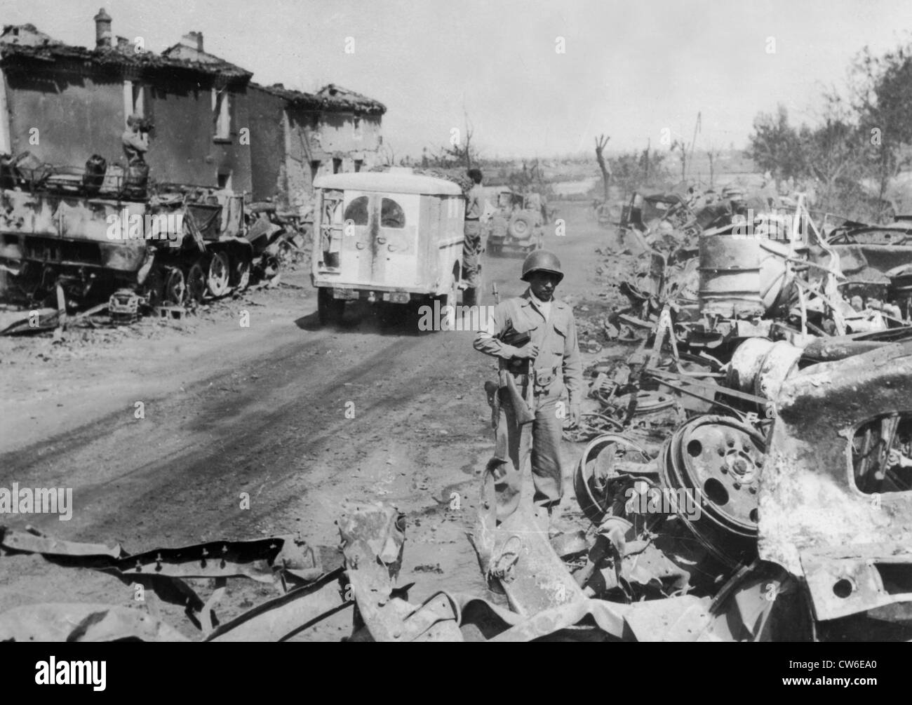 Fracassato di guerra tedesco cucciolate attrezzature Francia meridionale città di Loriol, Agosto 1944 Foto Stock