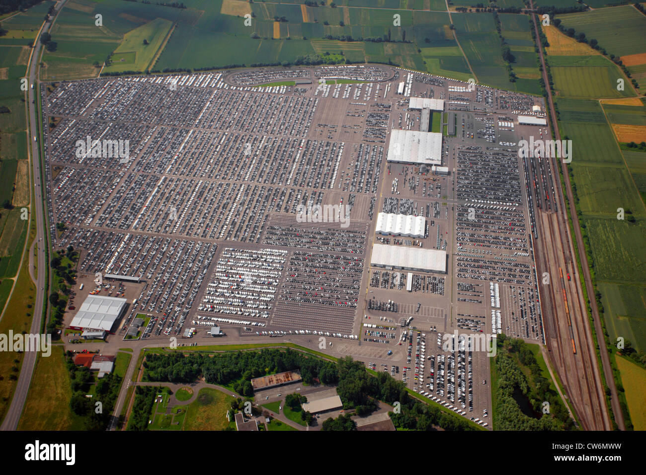 FIAT magazzino di distribuzione, vicino a Kippenheim e Langwinkel, GERMANIA Baden-Wuerttemberg Foto Stock