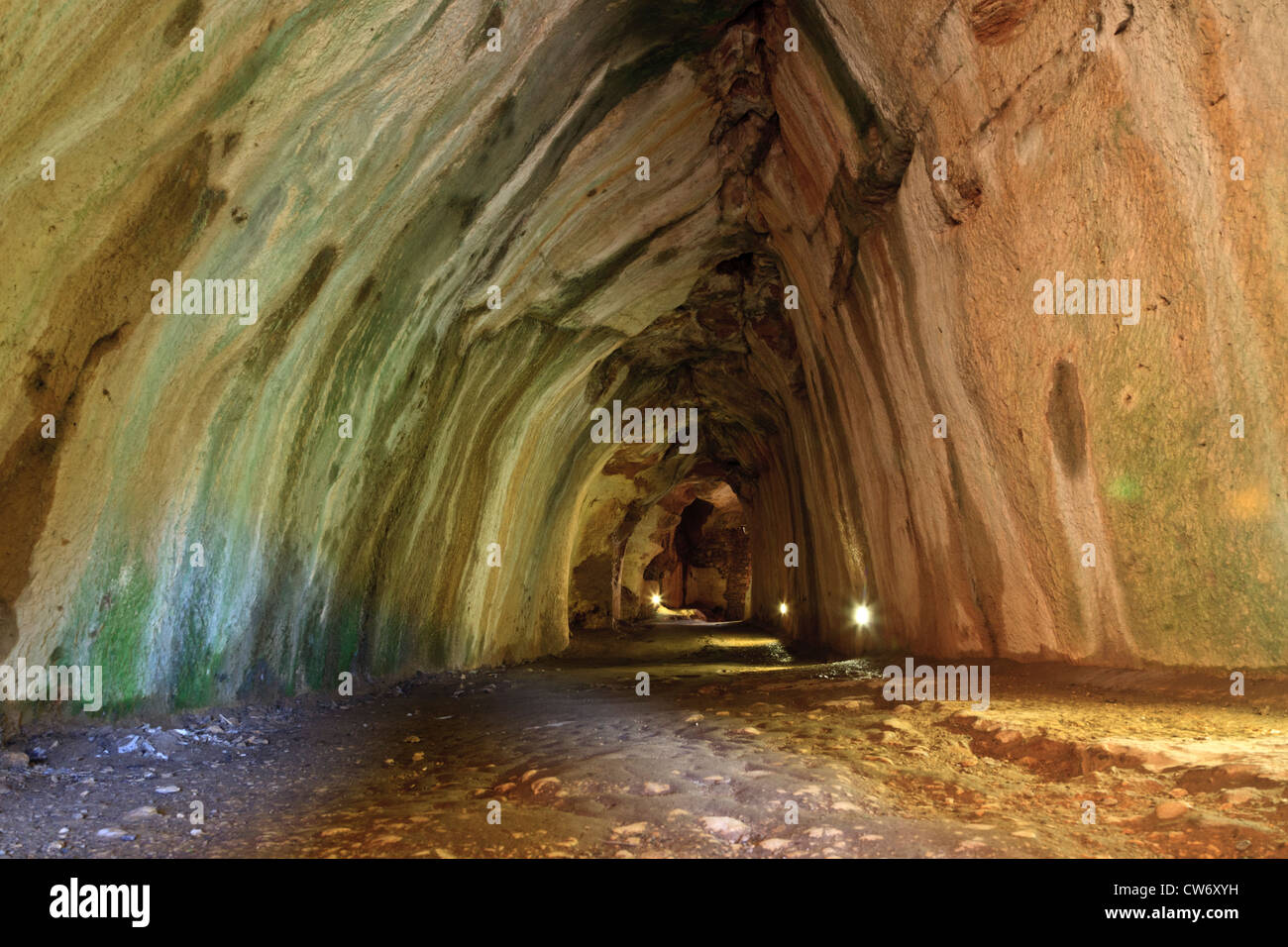 Il dungeon o grotta del Chateau de Bonaguil Foto Stock