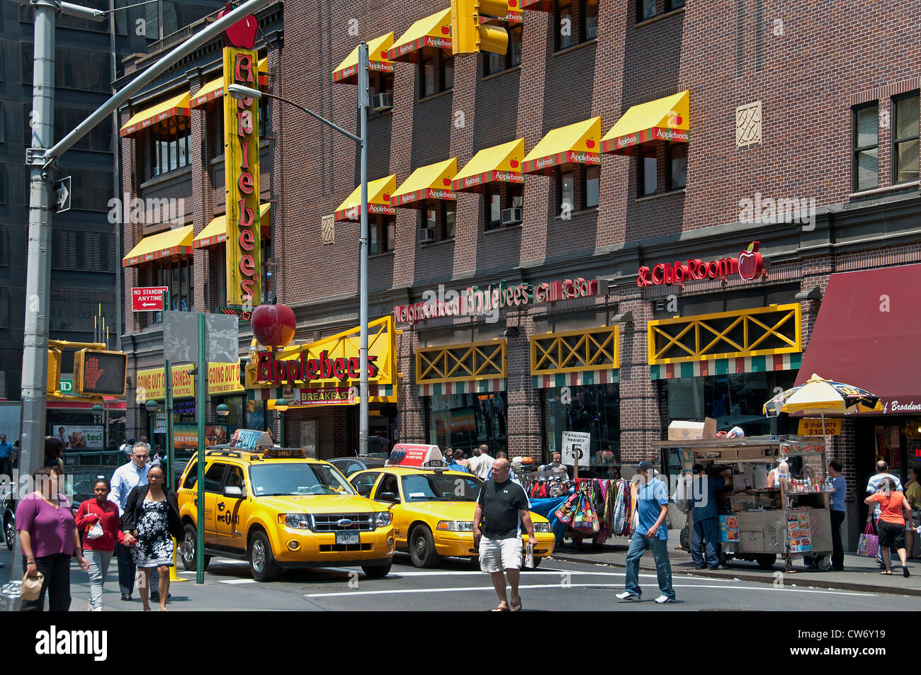 Aplebees New York 7 th Avenue vicino a Times Square di New York City Manhattan Foto Stock
