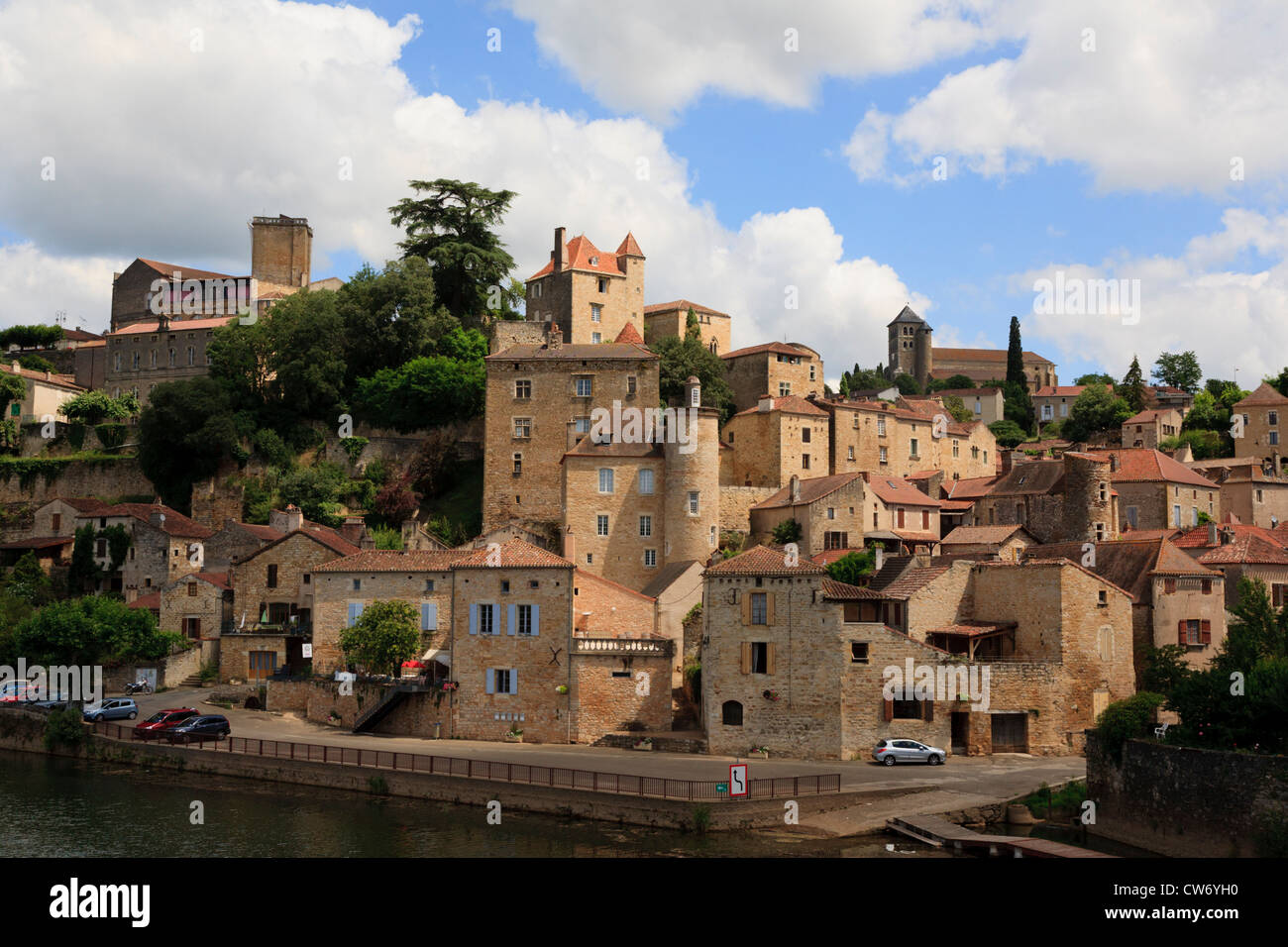 Puy-l'Eveque una bastide città sul fiume Lot Foto Stock