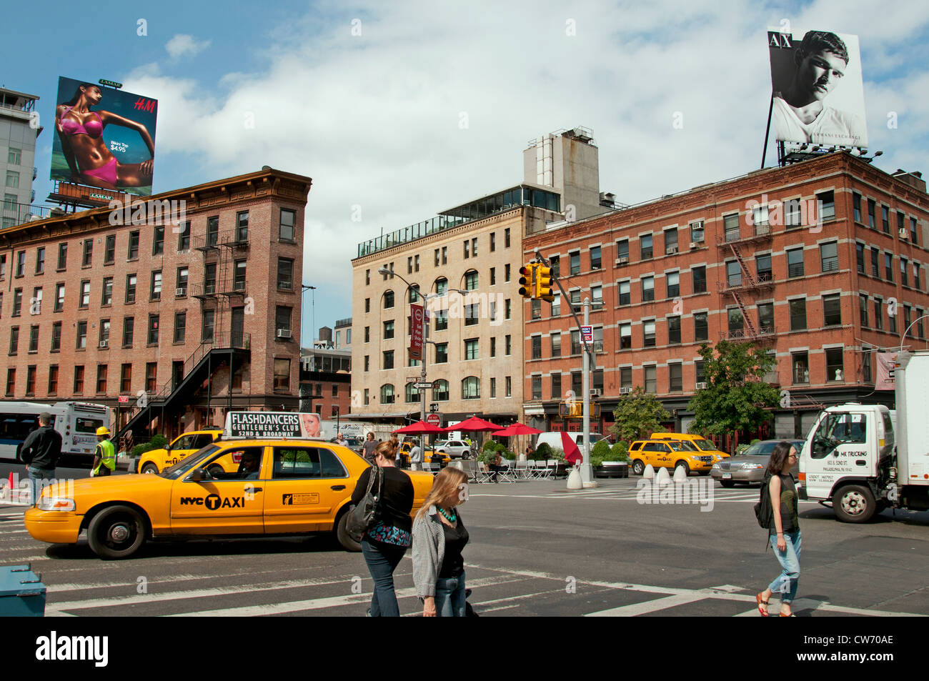 Armani H&M Fashion Ottava Avenue W 14th Street Meatpacking District Manhattan New York City Stati Uniti d'America Foto Stock