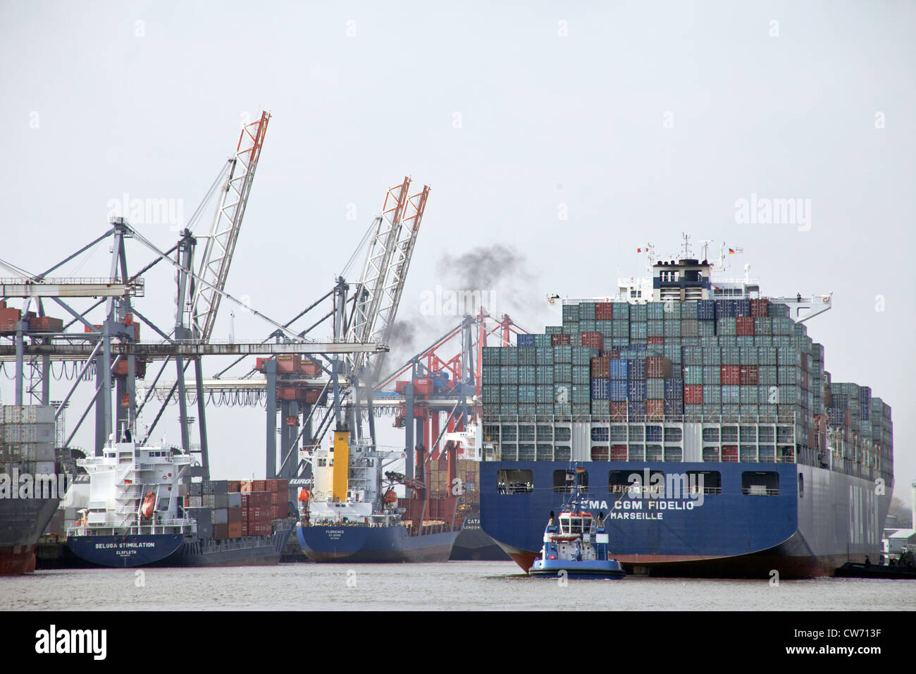 Navi container nel porto di Amburgo, Germania, Amburgo Foto Stock