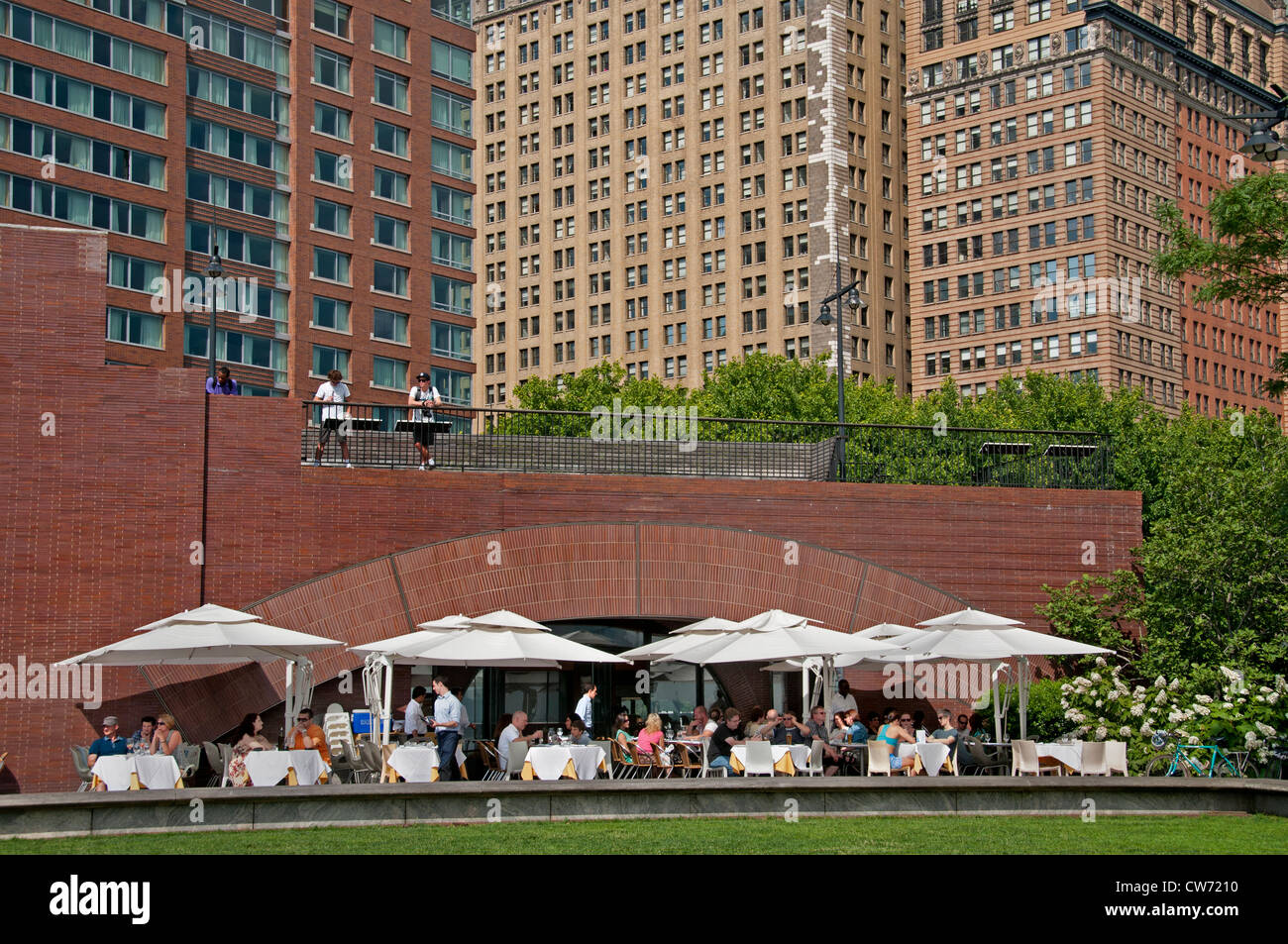 Robert F Wagner Jr Park New York City Financial District di Manhattan Gigino Ristorante Foto Stock