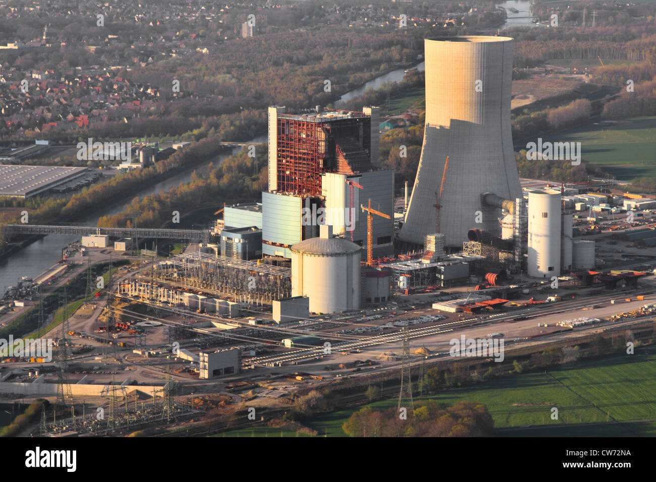 Costruzione di un nuovo impianto alimentato a carbone in Datteln a Dortmund Ems canale e città di Datteln sulla sinistra, in Germania, in Renania settentrionale-Vestfalia, la zona della Ruhr, Datteln Foto Stock
