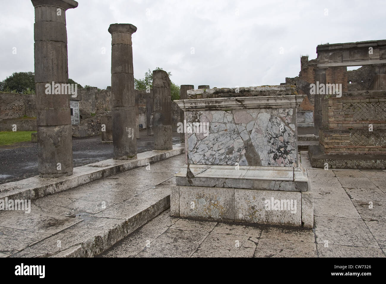 Vecchio tempio nel sito antica Pompei, Italia, Pompei Foto Stock