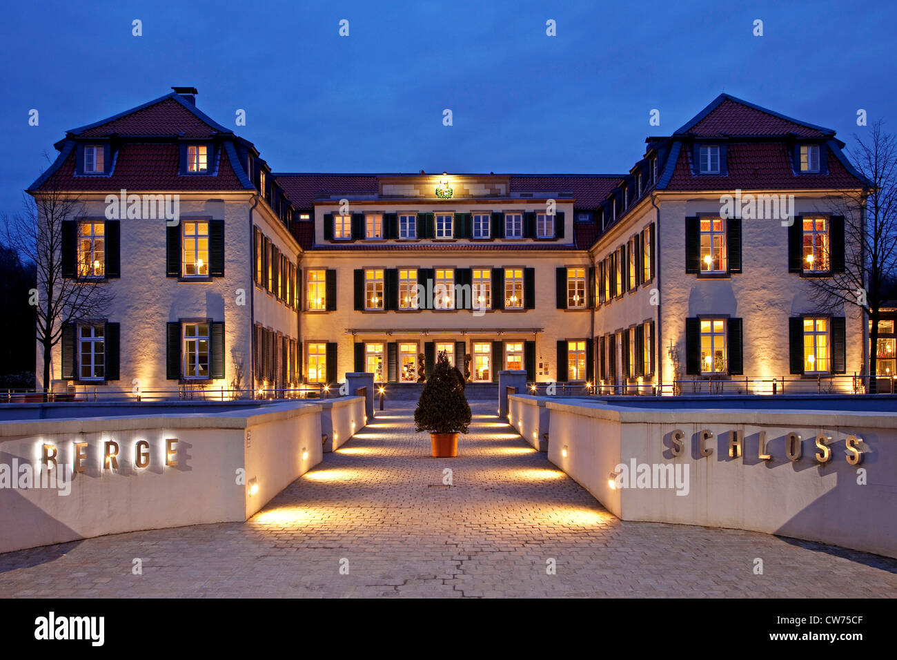Berge castel in Buer al blue ora, in Germania, in Renania settentrionale-Vestfalia, la zona della Ruhr, Gelsenkirchen Foto Stock