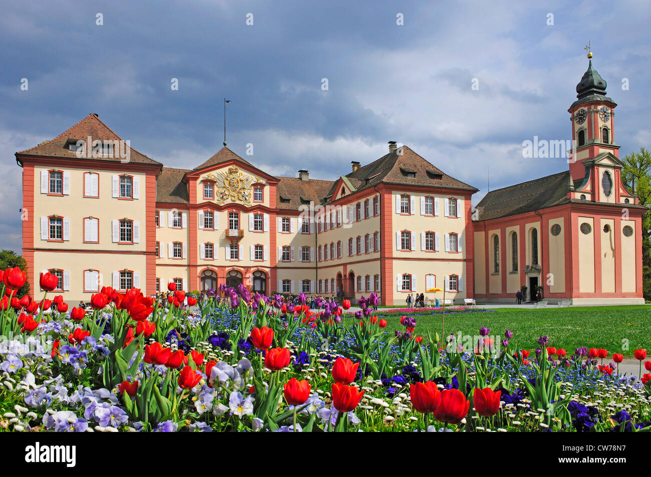 Palace e Chiesa sulla isola di Mainau sul lago di Costanza, in Germania, Baden-Wuertemberg, Bodensee Foto Stock