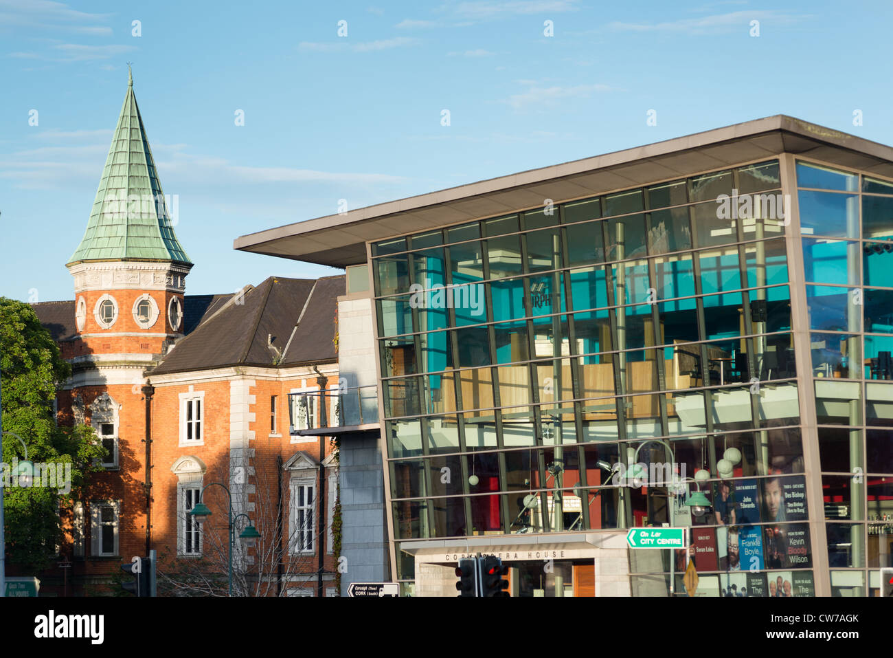 Cork Opera House e la Crawford Art Gallery, la città di Cork, Co Cork, Irlanda. Foto Stock