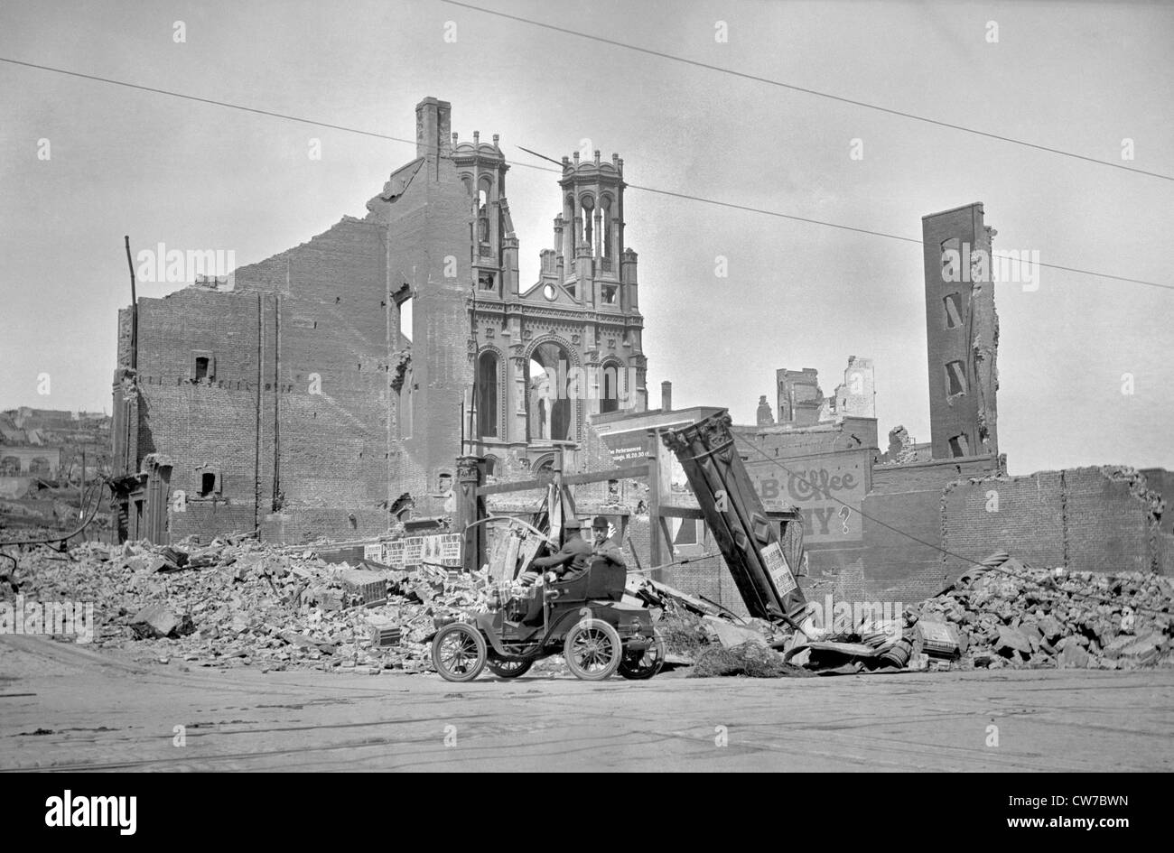 San Francisco 1906 all'indomani del grande terremoto intorno a Bush Street e Kearney St nel Quartiere Francese Foto Stock