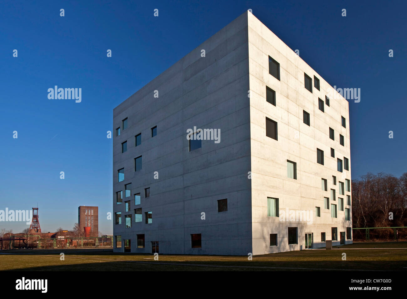 Zollverein Kubus e SANAA building, in Germania, in Renania settentrionale-Vestfalia, la zona della Ruhr, Essen Foto Stock