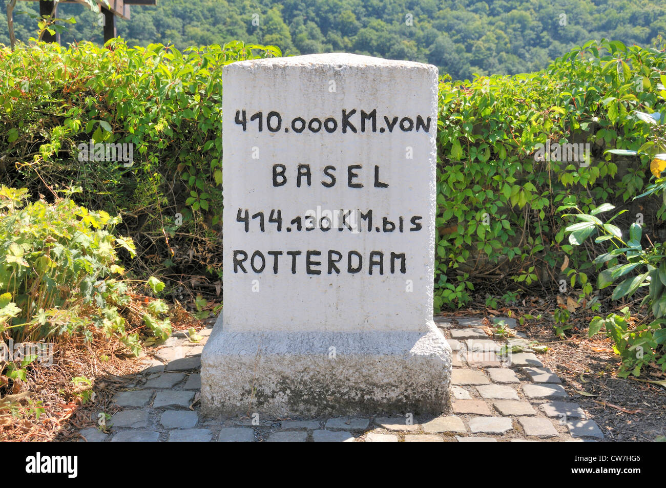 Myriameter pietra, vecchio benchmark sulle sponde del Reno a spruzzi, in Germania, in Renania Palatinato Foto Stock