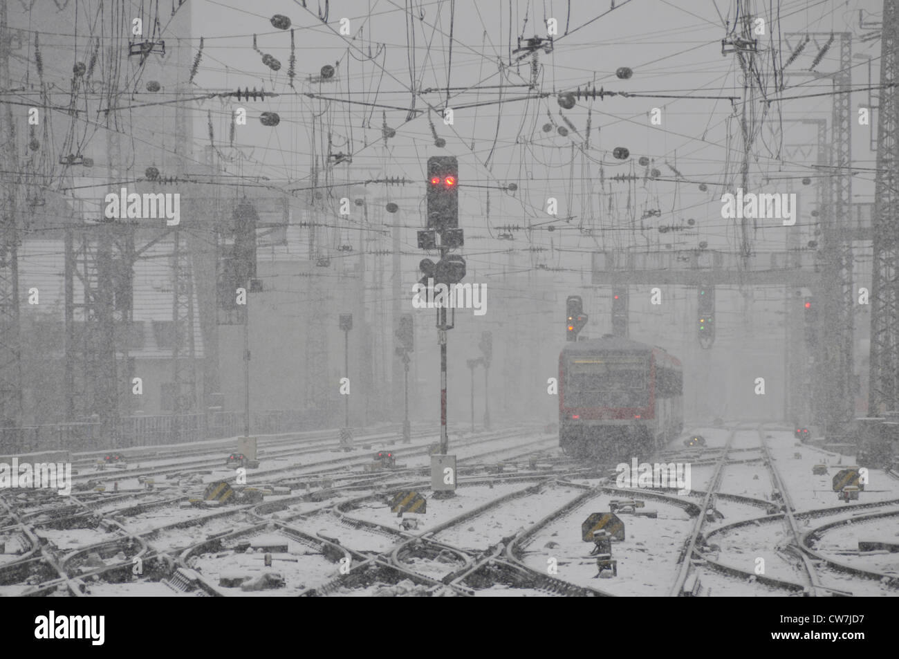 Nevicata sulla Stazione prinipale di Colonia, in Germania, in Renania settentrionale-Vestfalia, Colonia Foto Stock