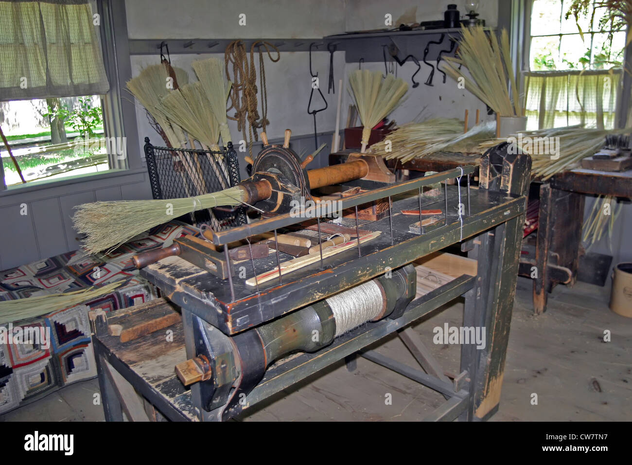 Ginestra Maker strumenti al XIX secolo secolo villaggio di pionieri;Black Creek Pioneer Village, vicino a Toronto, Ontario;Canada Foto Stock