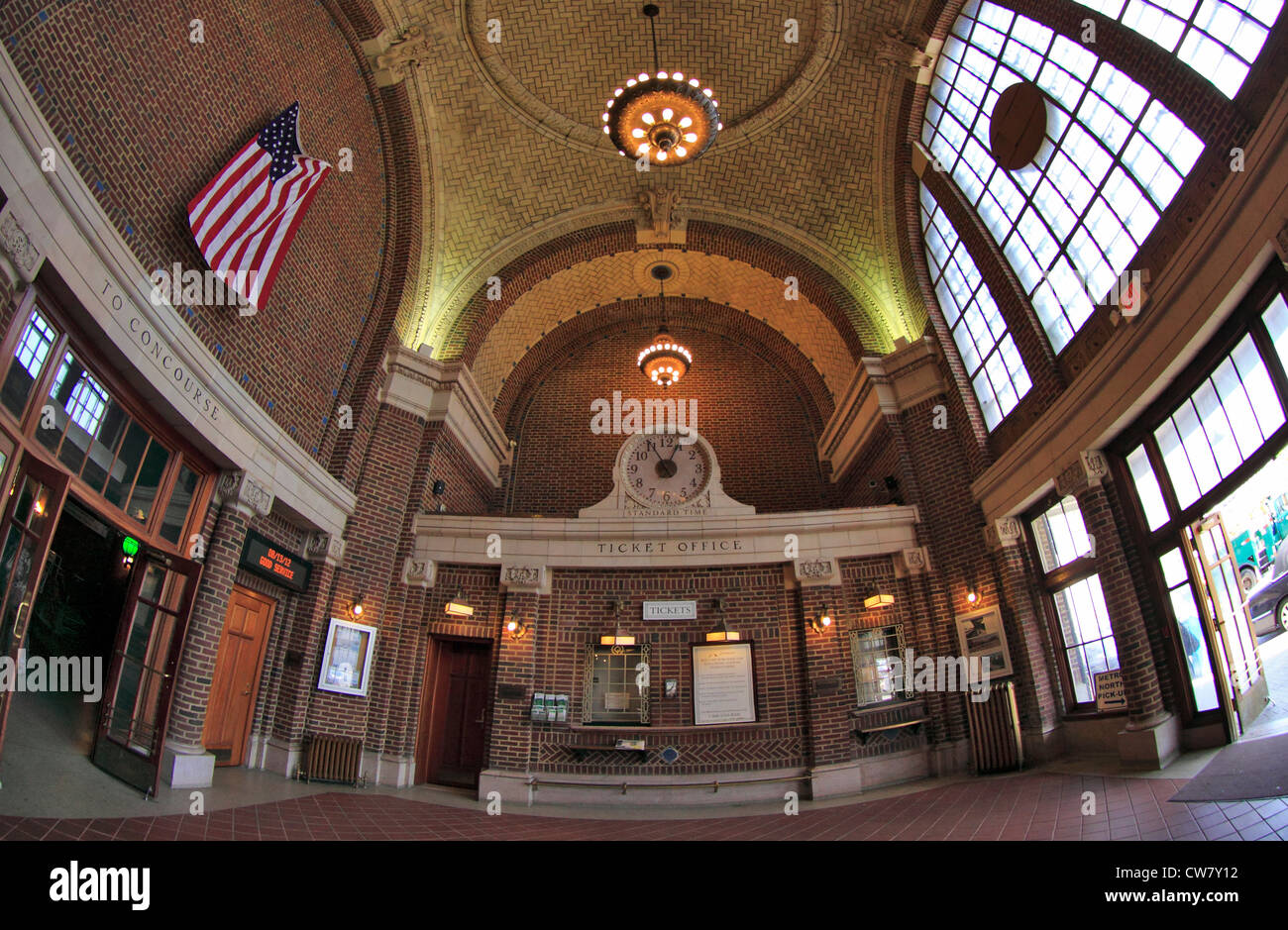 Stazione ferroviaria Larkin Plaza Yonkers New York Foto Stock