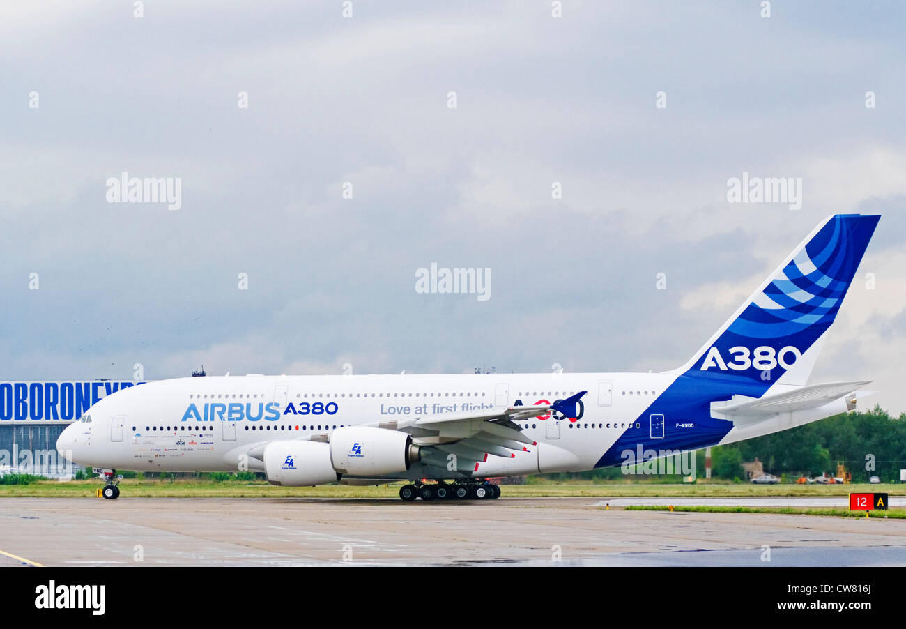 Airbus A-380 piano su display a X aviazione internazionale e lo spazio salon MAKS 2011 Il 21 agosto Foto Stock