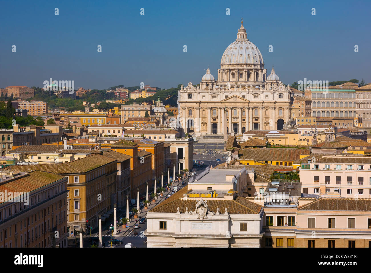 Vista in elevazione della Città del Vaticano e la Basilica di San Pietro, Roma, Italia Foto Stock