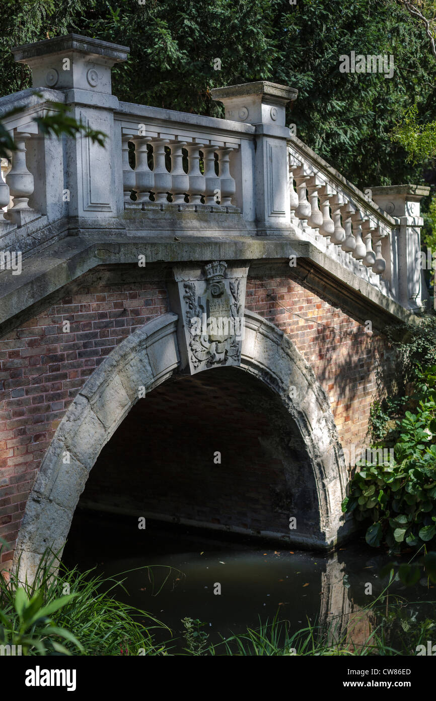 Il ponte veneziano nel Parc Monceau (1778), Parigi, Ile de France, Francia, Europa UE Foto Stock