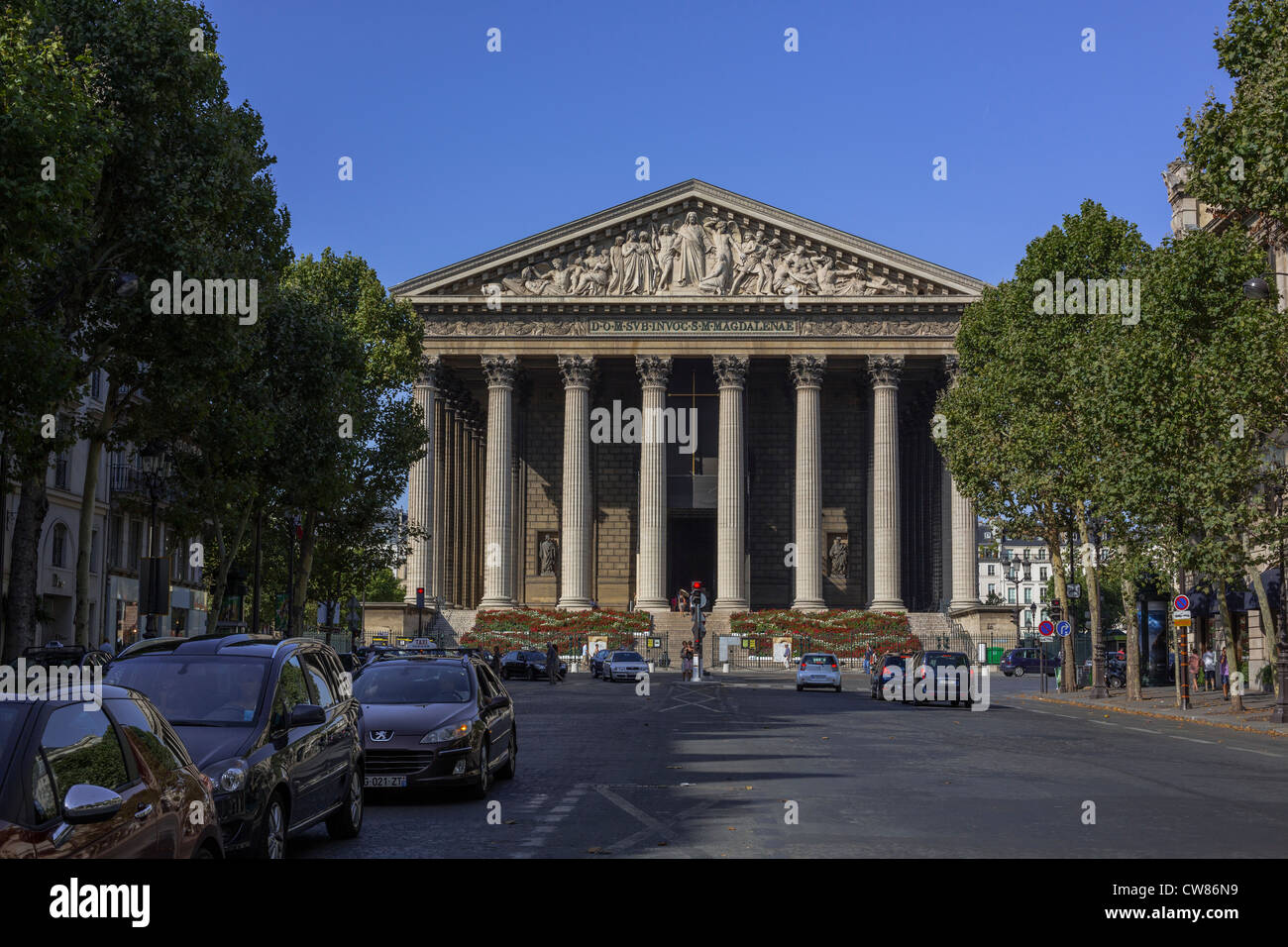 Vista la chiesa de La Madeleine da Rue Royale, Parigi, Ile de France, Francia, Europa UE Foto Stock