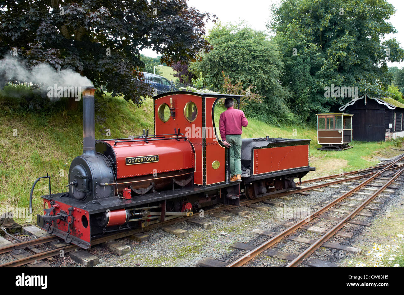 Launceston Steam Railway. Un 2 piedi linea a scartamento ridotto in esecuzione da Launceston, Cornwall utilizzando Quarry Hunslet motori. Foto Stock