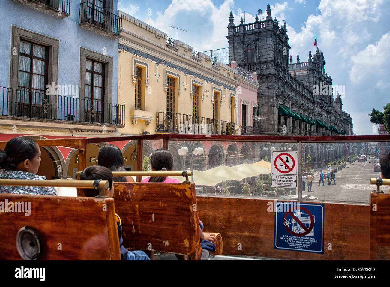 Tour Bus e Palacio de Gobierno, Puebla, Messico Foto Stock