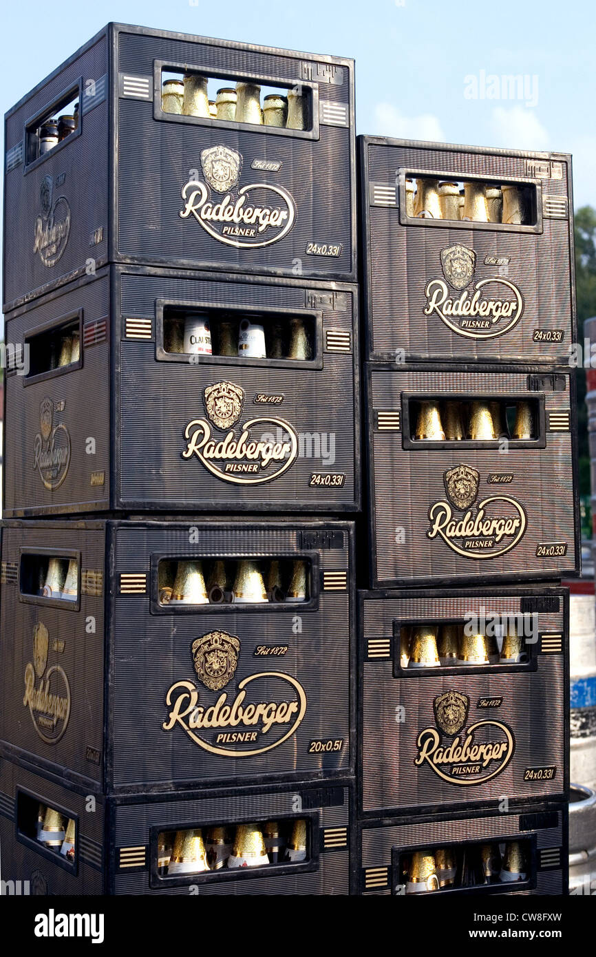 Foto di simbolo impilati casi di birra Foto Stock
