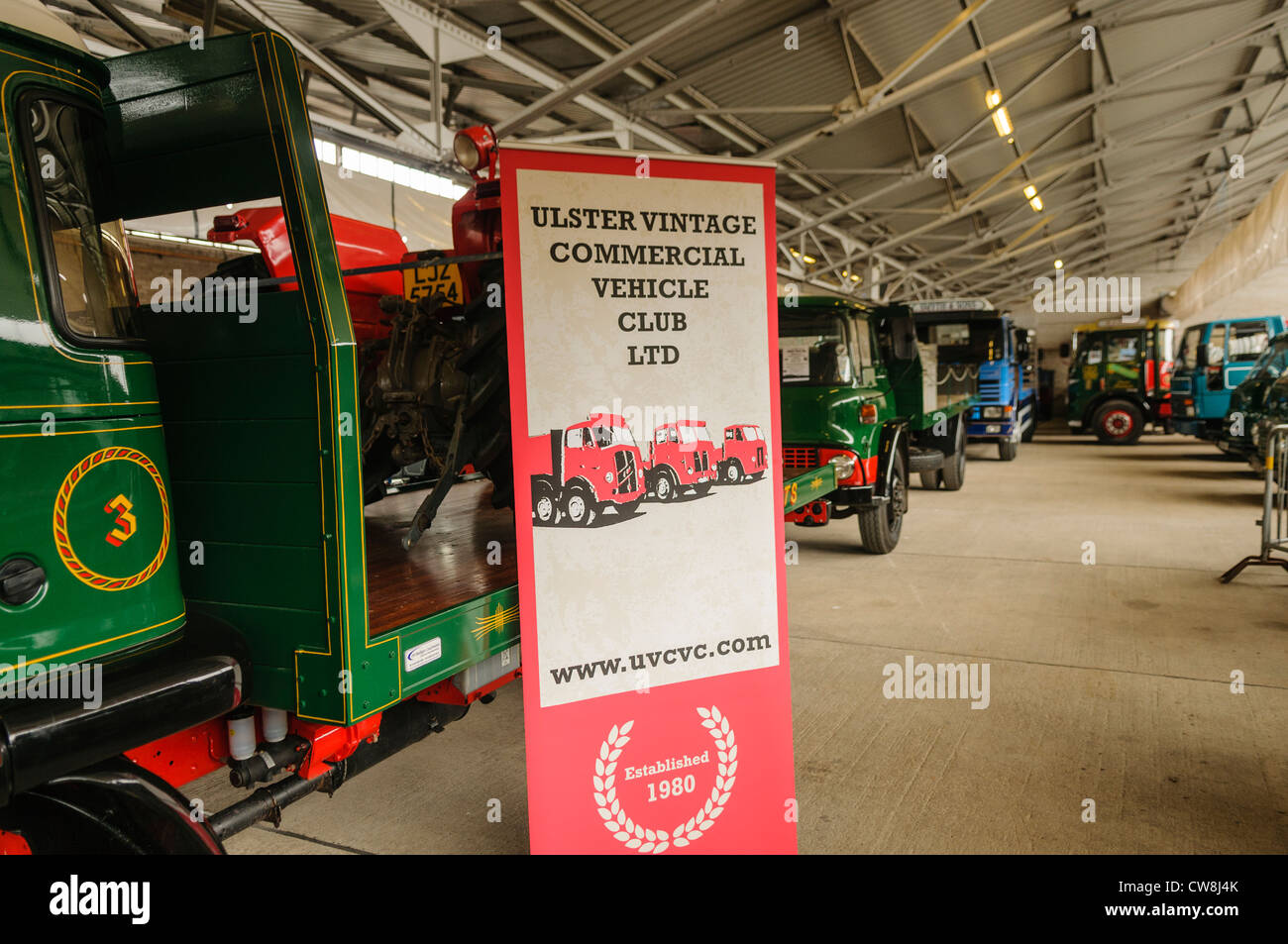 Selezione di classici e veicoli vintage dalla Ulster Vintage Veicolo Commerciale Club Foto Stock