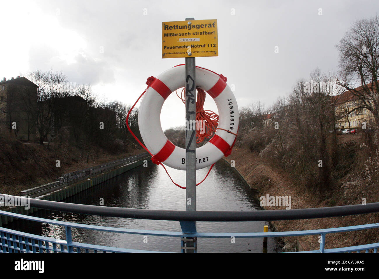 Berlino, Berlino Vigili del Fuoco anello di soccorso sul canale di Teltow Foto Stock