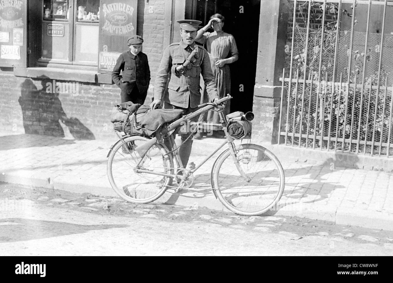 Montdidier, inglese ciclista in abito di battaglia Foto Stock