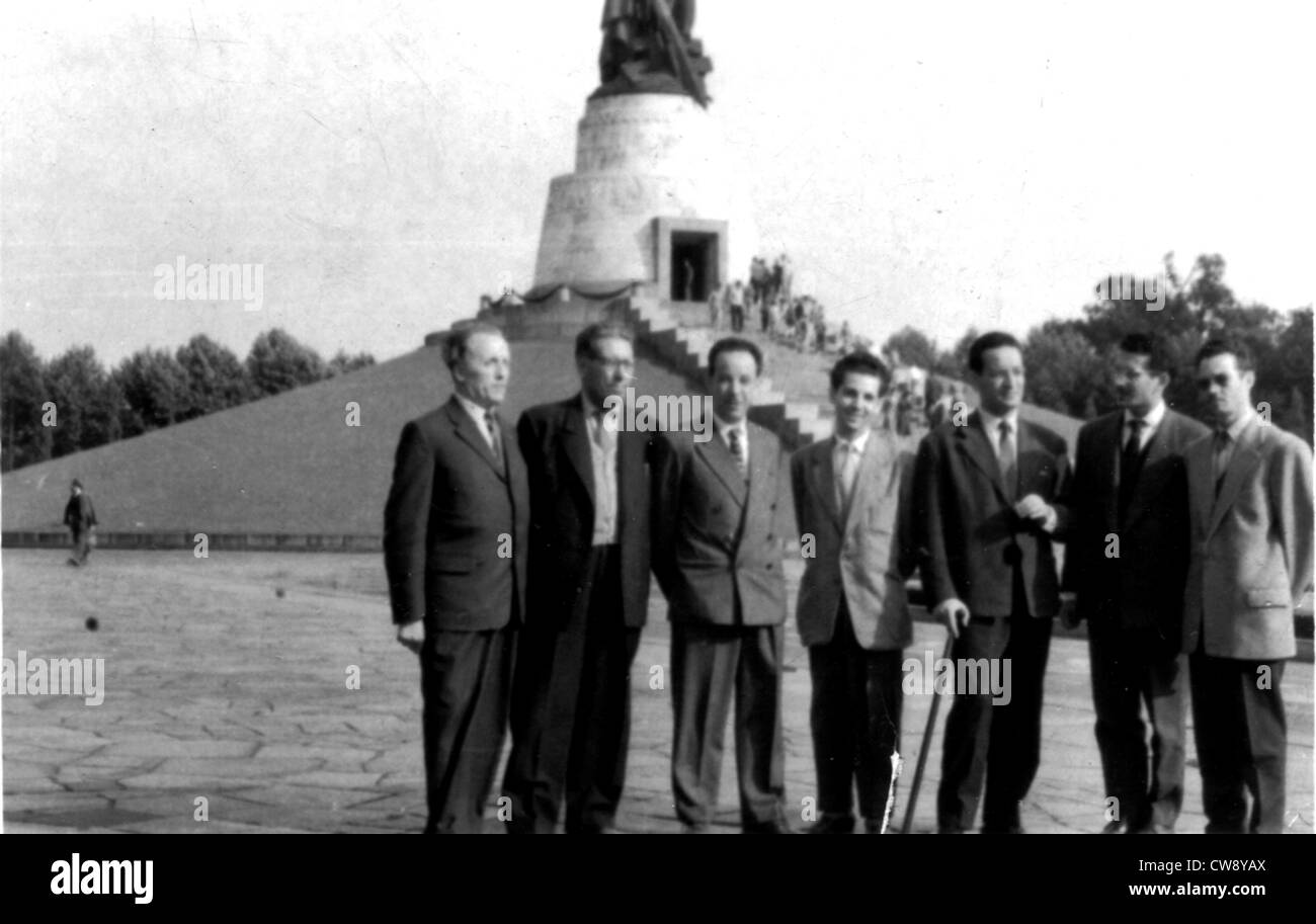 Esterno delegazione algerina partito comunista durante la guerra in Algeria Foto Stock