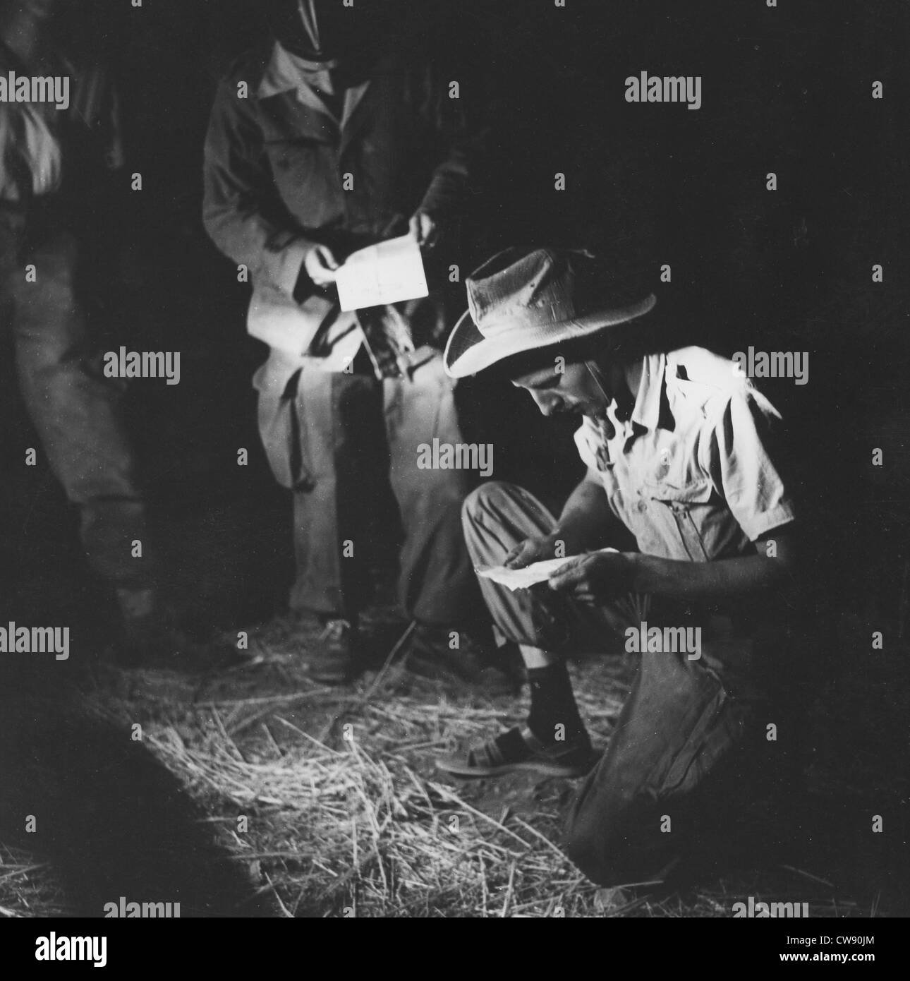 Le Forze francesi di effettuare operazioni militari durante la guerra in Algeria (1956) Foto Stock