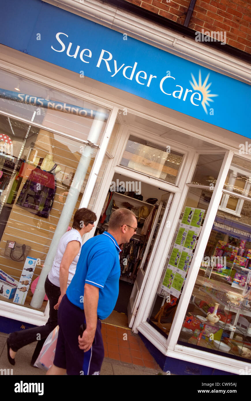 Sue Ryder Care carità shop, Petersfield, Hampshire, Regno Unito. Foto Stock