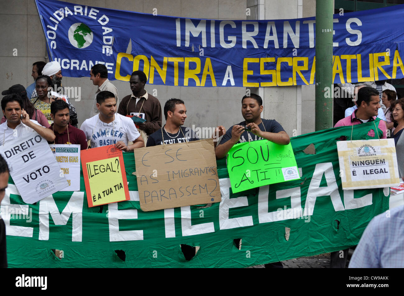 1 maggio - Giorno della festa dei lavoratori manifestazione di Lisbona, Portogallo. Gli immigrati contro la schiavitù. Foto Stock