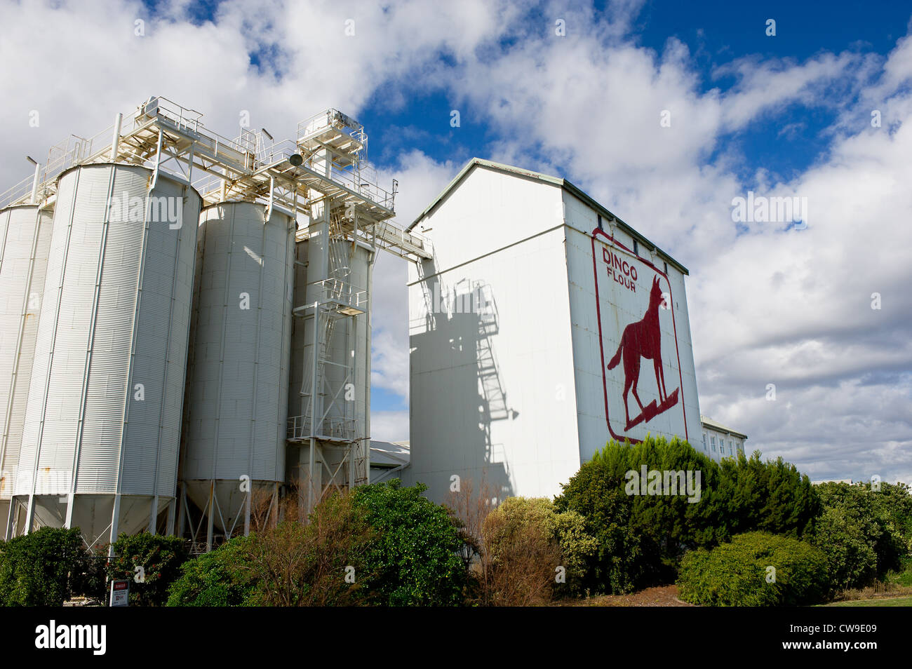 Fremantle Australia occidentale - i Dingo segno di farina sul lato del grande rullo meridionale mulini a Fremantle, Australia occidentale Foto Stock