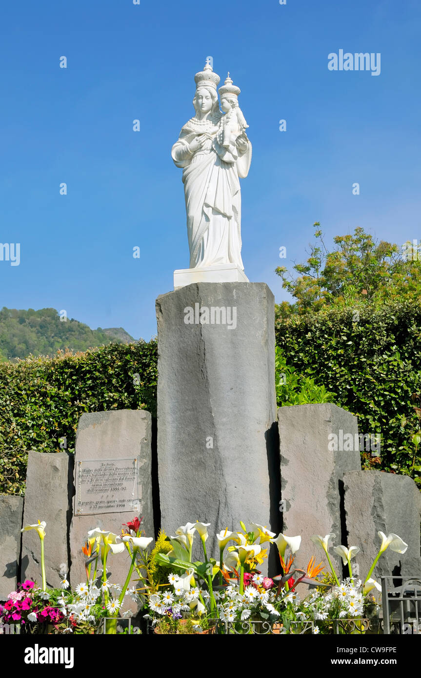 Madre della Divina Provvidenza statua Taormina Sicilia Mare Mediterraneo Isola Foto Stock