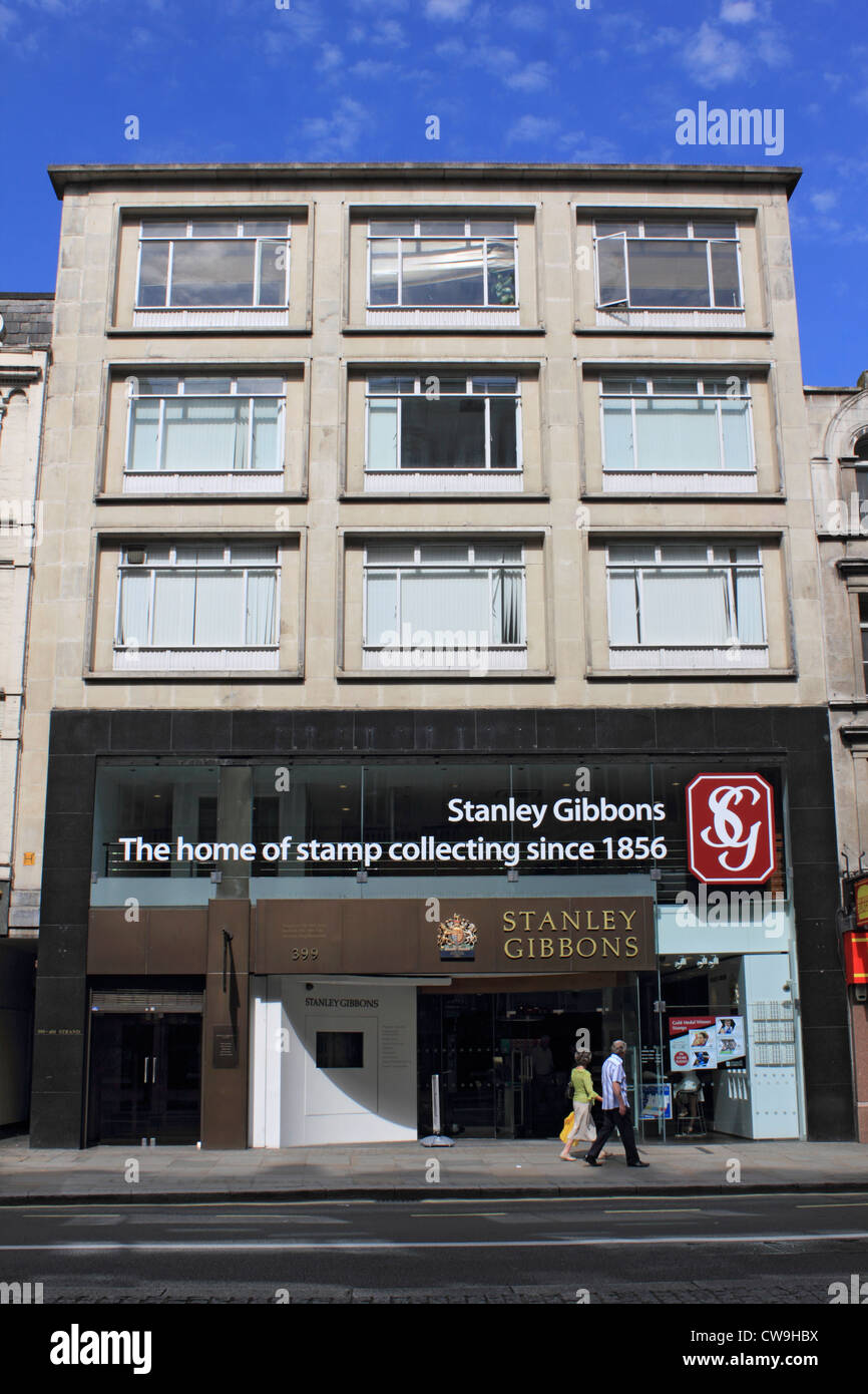 Stanley Gibbons, la casa del timbro sulla raccolta The Strand Londra Inghilterra REGNO UNITO Foto Stock