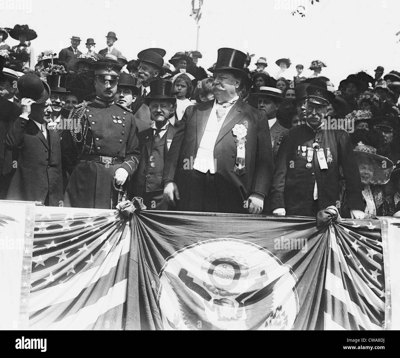 Il presidente William Howard Taft (1857-1930) e dignitari durante il decoro Day (Giorno Memoriale) cerimonie in 1910. Foto Stock