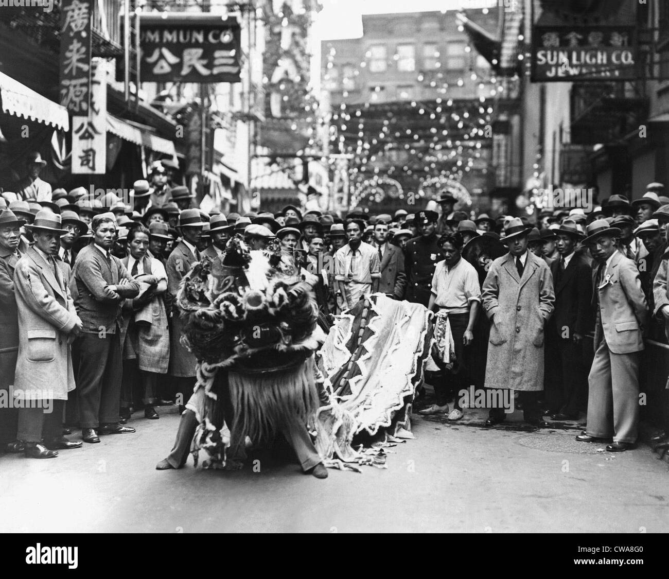 La città di New York, Chinatown, l'Anca cantare e su Leong Tenaglie aperte le loro convenzioni. Questa è la prima volta che il rivale pinze Foto Stock