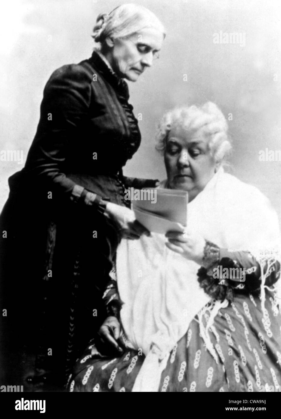 Susan B. Anthony & Elizabeth Cady Stanton, intorno al 1892. La cortesia: CSU Archivi / Everett Collection Foto Stock