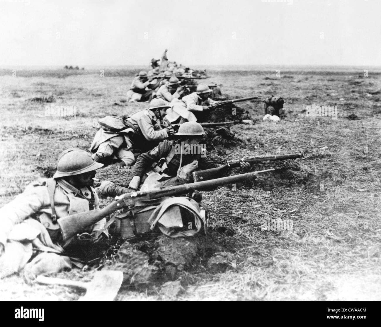 La prima guerra mondiale, inglesi e le truppe francesi a fianco a fianco. La cortesia: CSU Archivi / Everett Collection Foto Stock