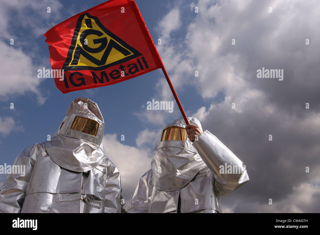 IG Metall percussori in Hitzeschutzanzuegen Foto Stock