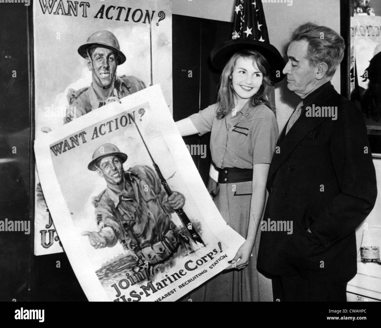 Artista americano e fumettista James Montgomery Flagg e sua figlia la fede in Philidelphia, Pensylvannia. Dicembre 20, 1941 Foto Stock