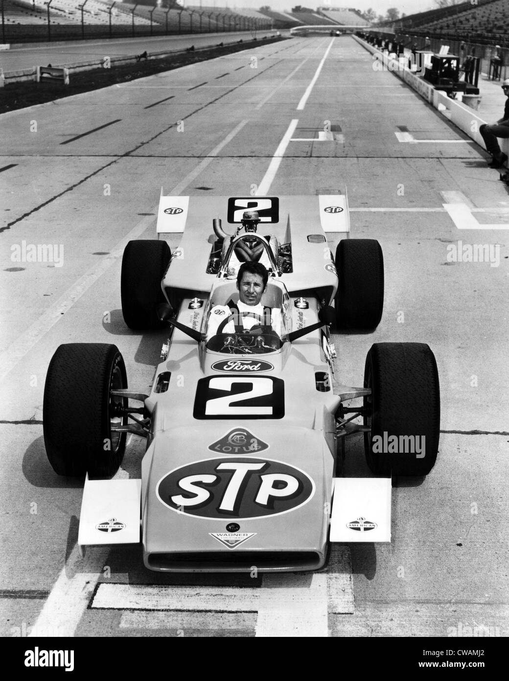 Mario Andretti nella sua racecar, 1969. La cortesia: Archivi CSU/Everett Collection Foto Stock