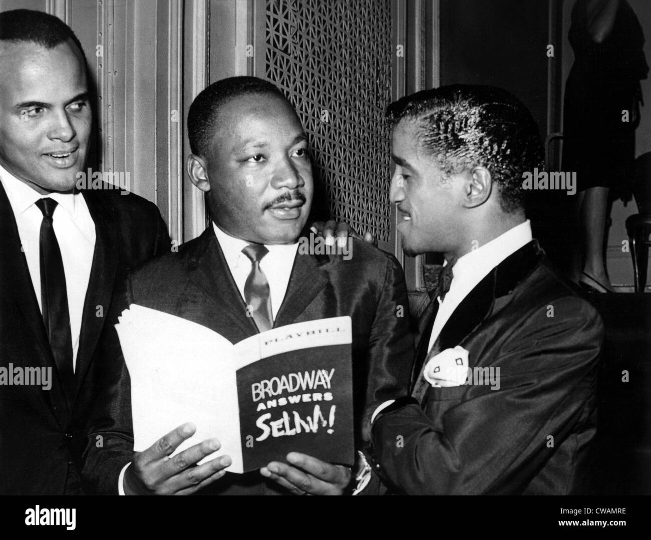 Harry Belafonte, il Dr Martin Luther King Jr., Sammy Davis Jr., a Times Square beneficio mostra 'Broadway risposte Selma', 4/4/65. Foto Stock