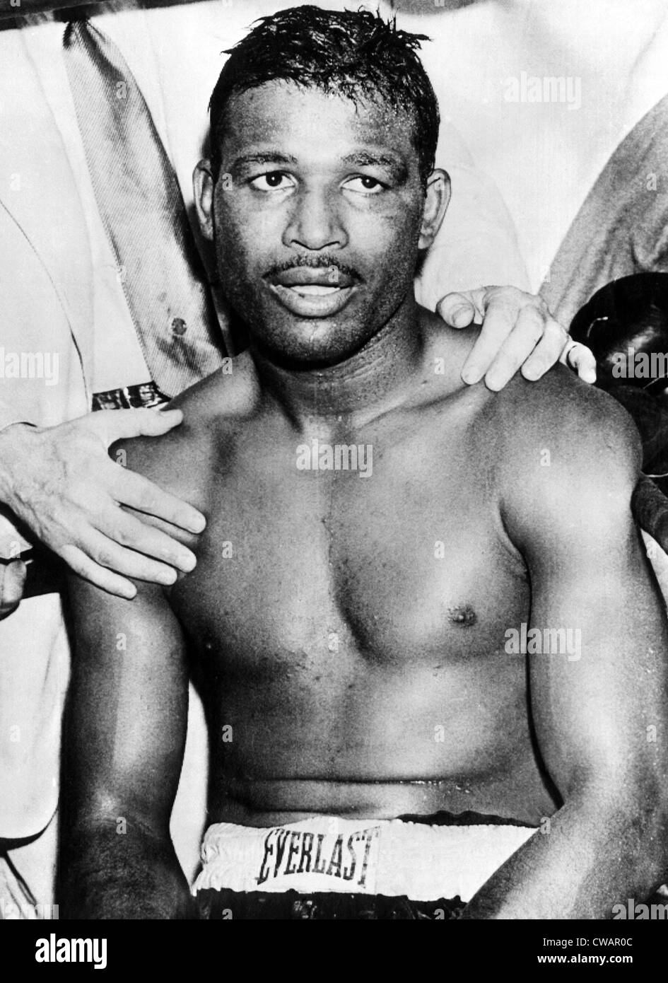 Boxer Sugar Ray Robinson, (1921-1989), dopo aver perso alla luce  heavyweight champion Jo Maxin in 104 gradi, lo Yankee Stadium Foto stock -  Alamy