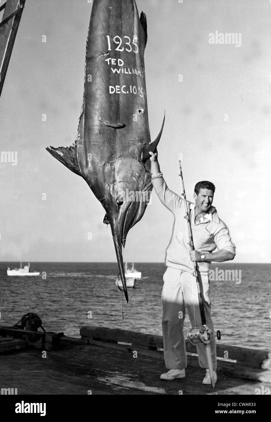 Ted Williams visualizza la pesca di altura catture, 12-10-54. La cortesia: CSU Archivi / Everett Collection Foto Stock