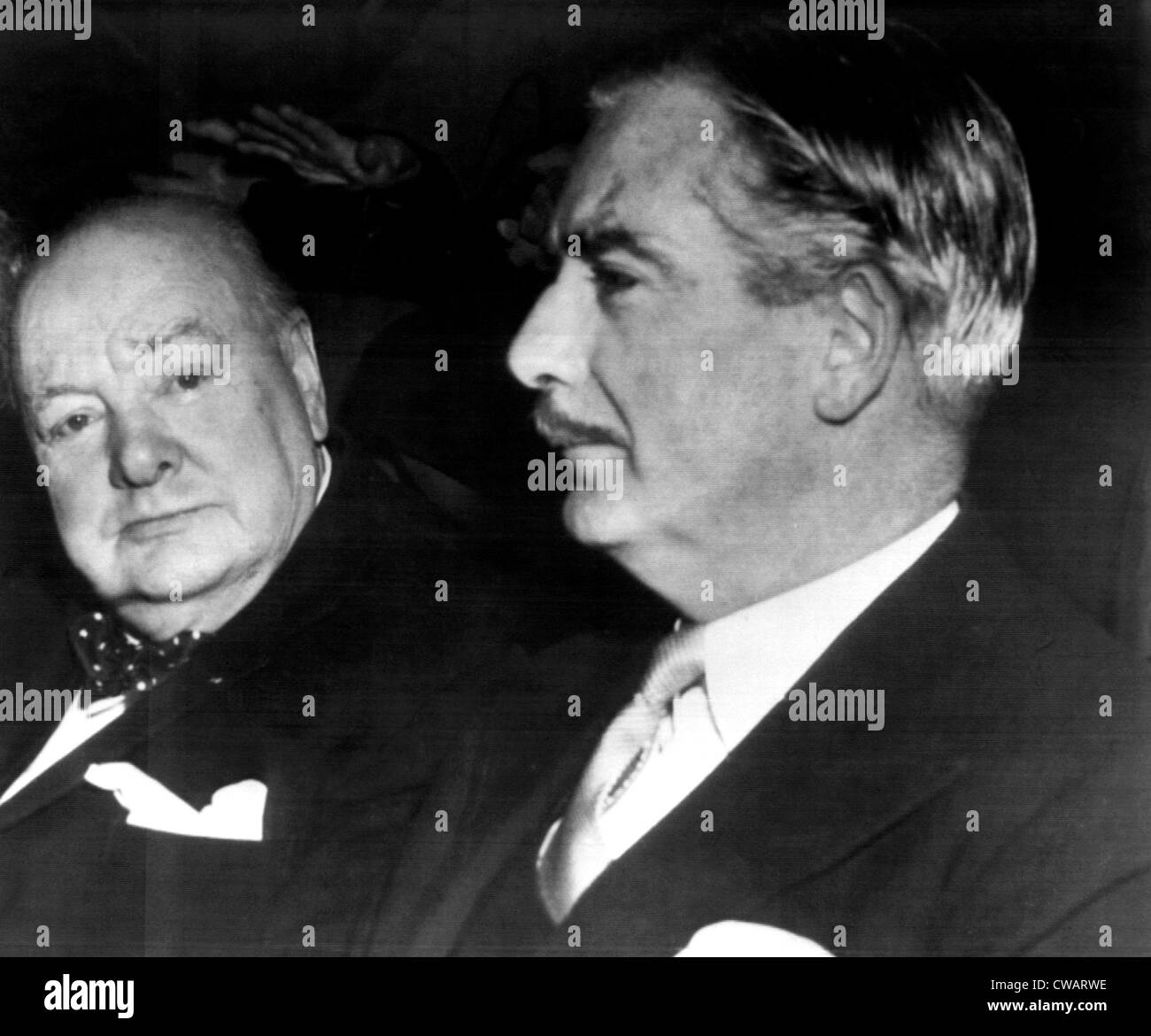 Winston Churchill e il Primo Ministro britannico Anthony Eden. ca.1952. La cortesia: Archivi CSU/Everett Collection Foto Stock