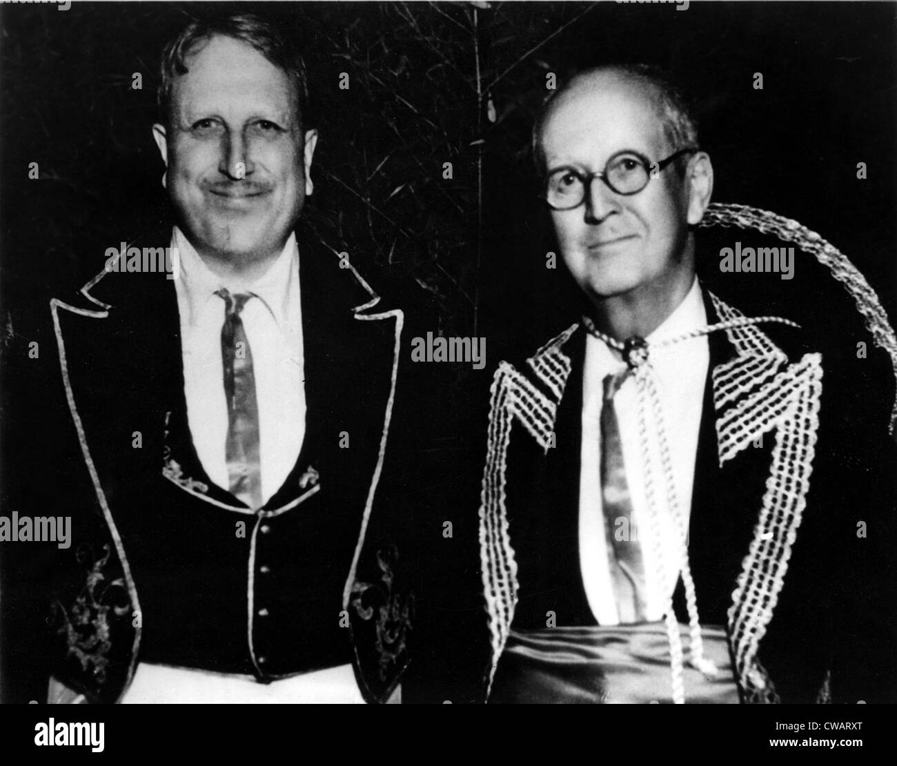 William Randolph Hearst & Arthur Brisbane a un masque party a San Simeone, metà degli anni trenta. La cortesia: CSU Archivi / Everett Foto Stock